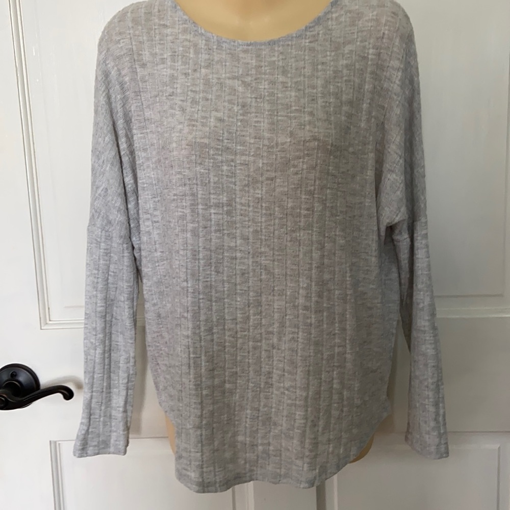 Green Envelope Gray Long Sleeve Top Sz S